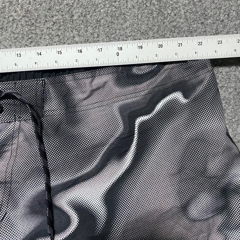 Nike Swim Trunks Abstract Mens 4XL Grey Board Shorts Beachwear Surf Summer - Picture 5 of 10